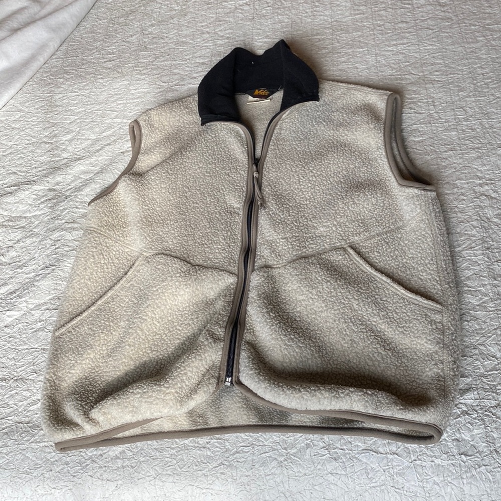 REI Men’s L Cream Polartec Vest